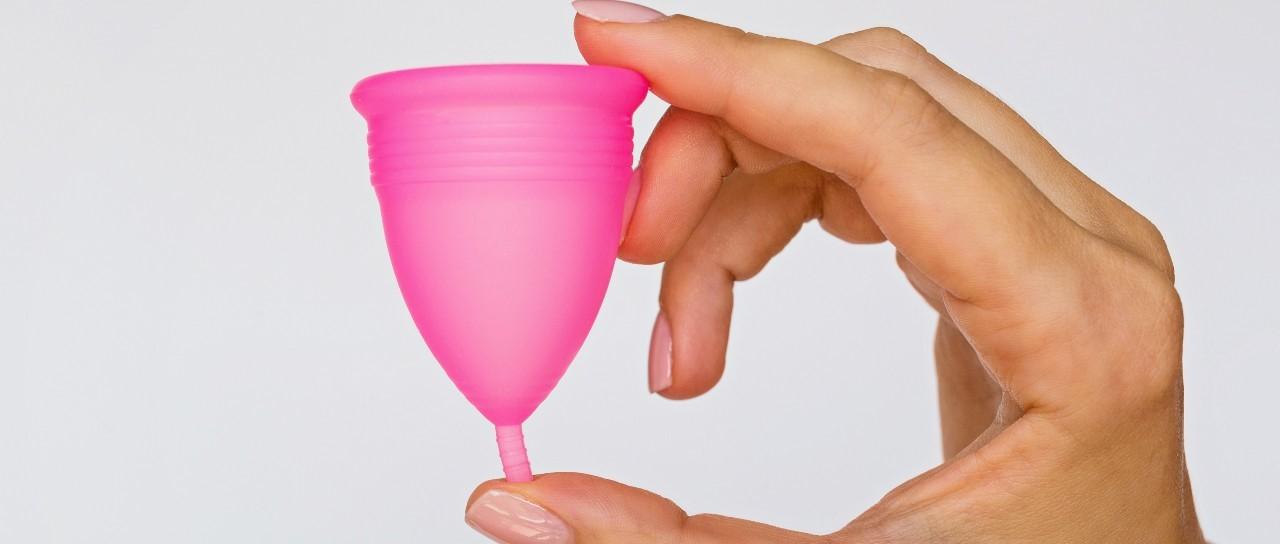 Können Menstruationstassen zur Bekämpfung der Armut während der Periode beitragen?