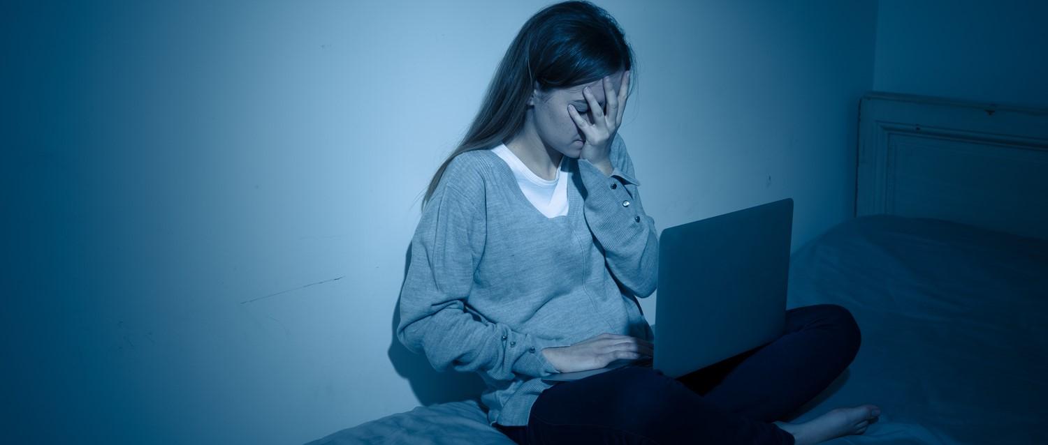 Wie Sie Ihr Kind unterstützen können, wenn es Opfer von Cybermobbing wird