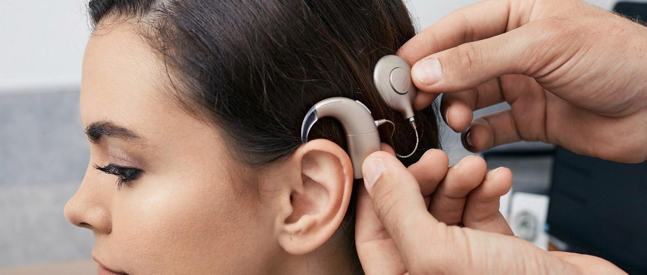 Was ist ein Cochlea-Implantat und wie wirkt es sich auf das Gehör aus?