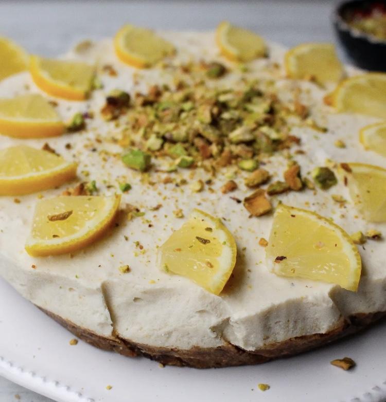 Käsekuchen mit Zitrone und Pistazien